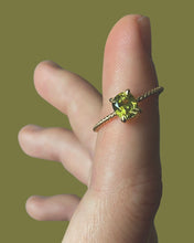 Load image into Gallery viewer, Oval Chartreuse Sapphire Ring
