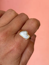 Load image into Gallery viewer, Damaged Signet Cloud Pearl Ring Sample
