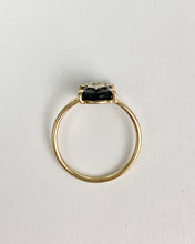 Load image into Gallery viewer, Onyx And White Gold Ring
