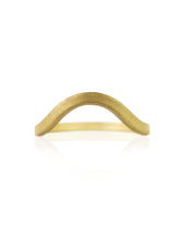 Load image into Gallery viewer, ONDA Ring In 14k Yellow Gold
