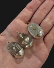 Load image into Gallery viewer, Star Fontanella Pendant
