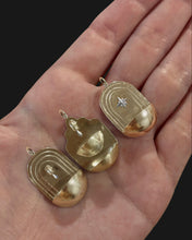 Load image into Gallery viewer, Star Fontanella Pendant
