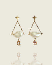 Load image into Gallery viewer, Pink Cloud Pearl Earrings
