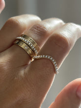 Load and play video in Gallery viewer, Perla ONDA Ring
