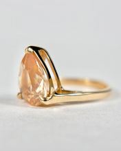 Load image into Gallery viewer, Oregon Sunstone Pear Ring
