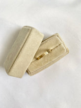 Load image into Gallery viewer, Stelle Diamond Engraved Band
