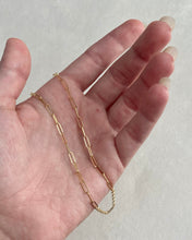 Load image into Gallery viewer, Medium Paper Clip Chain
