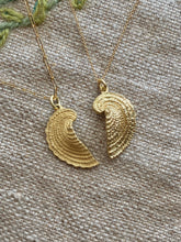 Load image into Gallery viewer, Heart Cockle Pendant

