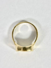 Load image into Gallery viewer, Seashell Signet Ring
