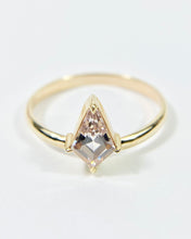 Load image into Gallery viewer, Kite Shaped Pink Zircon Ring
