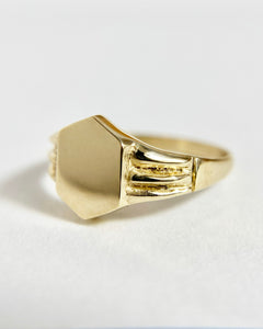 MIGNOLO Pinky Signet Ring in 14k Gold